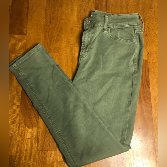 Old Navy Denim - Women’s Old Navy size 8 Rockstar super skinny sage green jeans